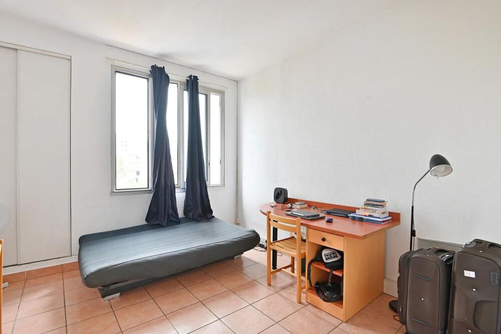 Appartement 1 pièce de 23 m² situé à Nîmes