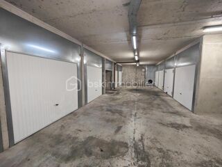  Parking / Garage � vendre 12 m� Cannes