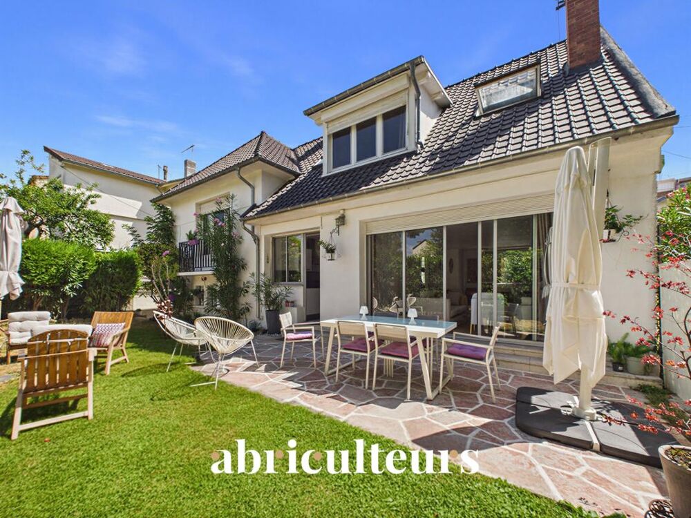 Vente Maison Maison familiale de 7 pièces avec jardin, garage, sous-sol  et grenier aménageable – Châtillon Chatillon