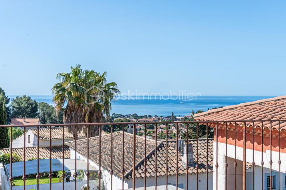 DPT VAR (83) - VUE MER - MAISON SPACIEUSE AVEC PISCINE et GRAND STUDIO
