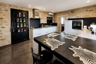 Maison 10 pièces 196 m² · à Saint-Paul-le-Jeune · 196 m² · 475 000 €
