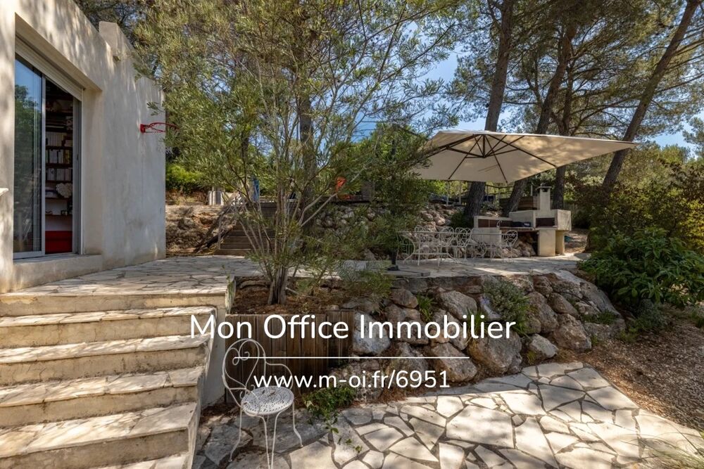 Vente Maison Référence : 6951-NGU - Maison 7 pièces - 210m2 - Piscine et vue dégagée sur les pins - Commerces à pied Peypin