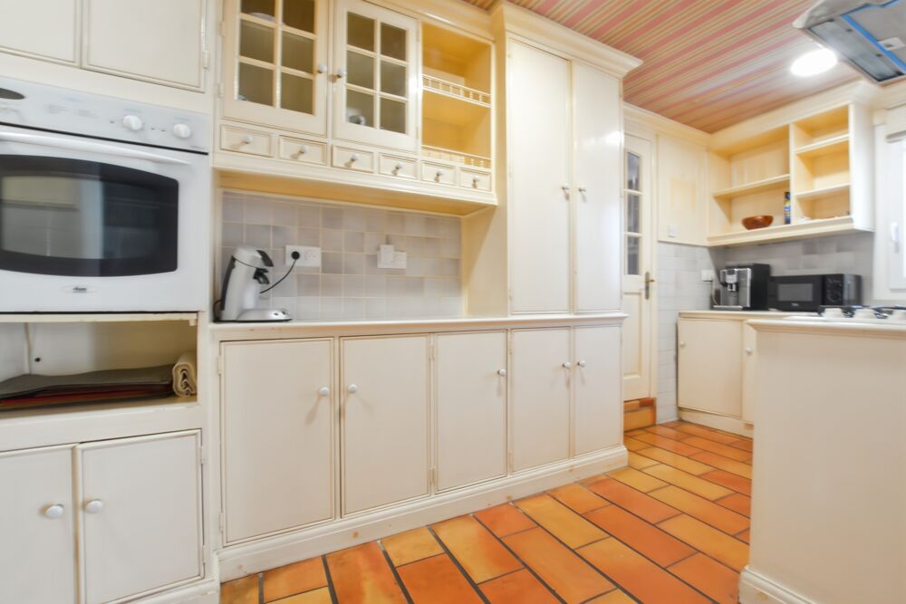 Vente Maison Maison de caractère 186 m² – 5 chambres dont 4 suites parentales – Terrasse – Causses-et-Veyran Causses et veyran