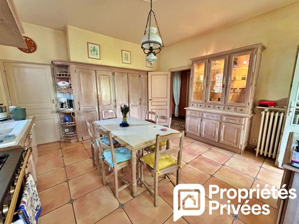 Maison de caractère 185 m² à Mehun-sur-Yèvre (18500)