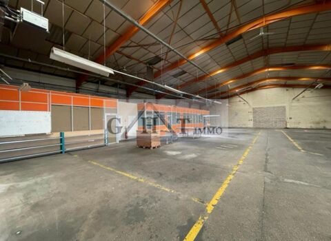   A VENDRE ENTREPOT BUREAU MEAUX 