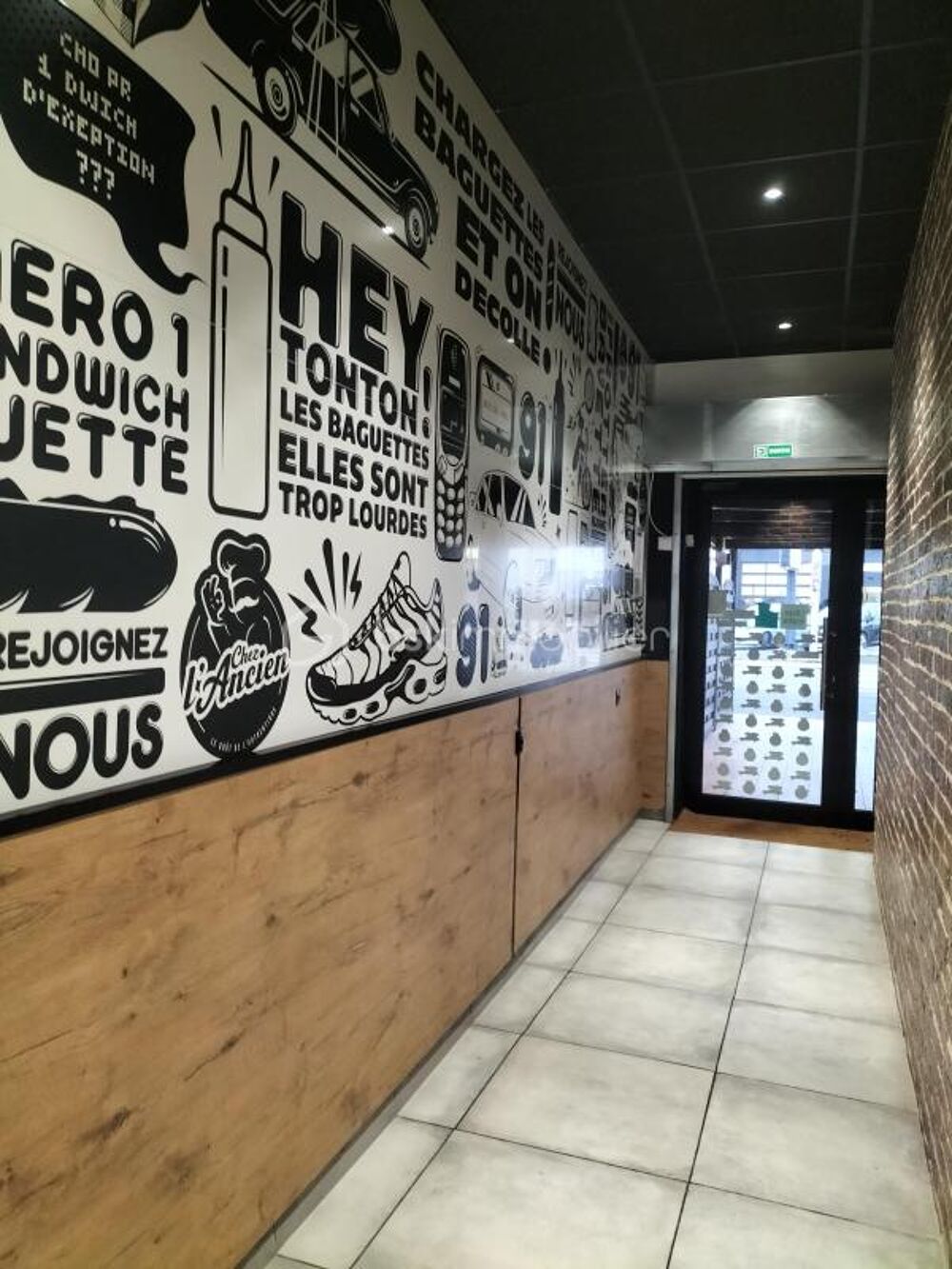 Immeuble de 230 m2 de 2001 pour un investiseur
