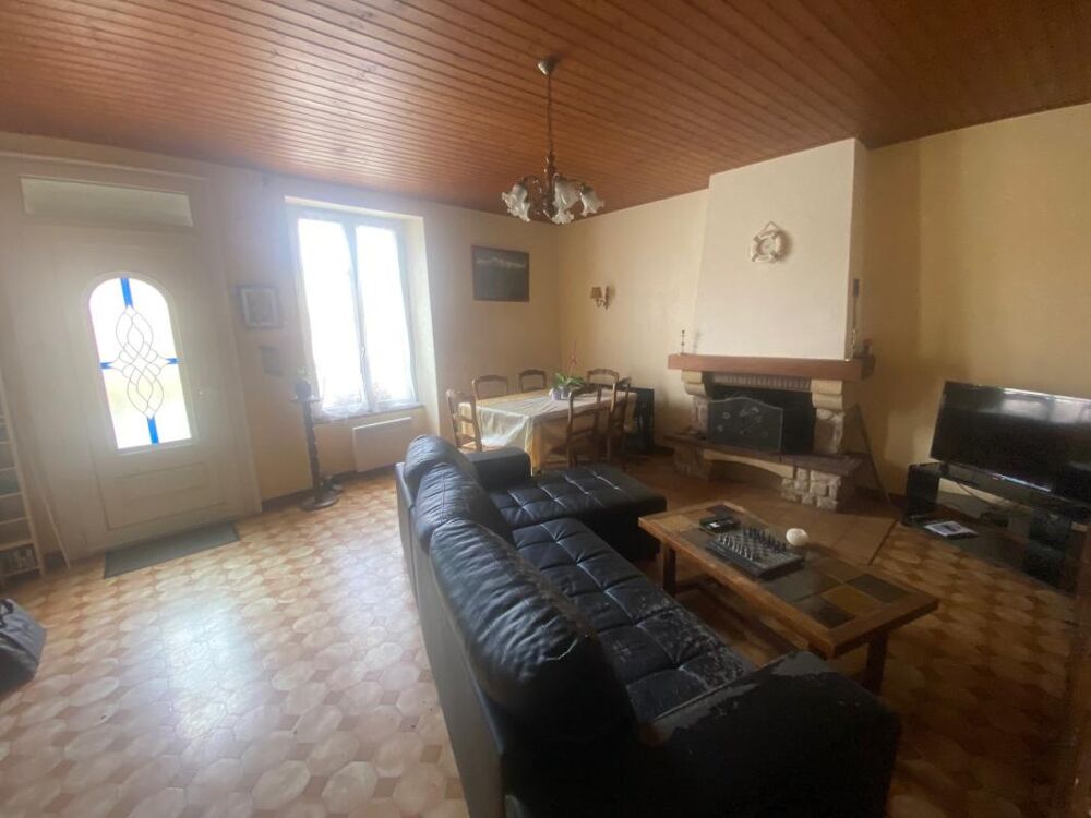Vente Maison MOUTIERS SUR LAY EN PLEIN COEUR DU BOURG MAISON EN PIERRES RENOVEE 4 CHAMBRES AVEC LOCATAIRE EN PLACE Moutiers sur le lay
