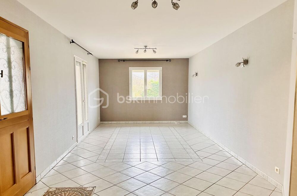 Vente Maison Belle maison familiale 4 chambres avec double séjour et double garage Marcollin