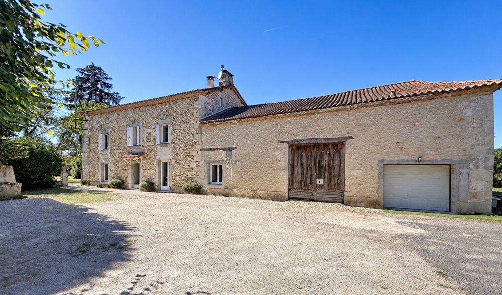 Vente Maison A vendre, propriété de caractère à l'OUEST de Périgueux (24000) à proximité de Neuvic (24190) Neuvic