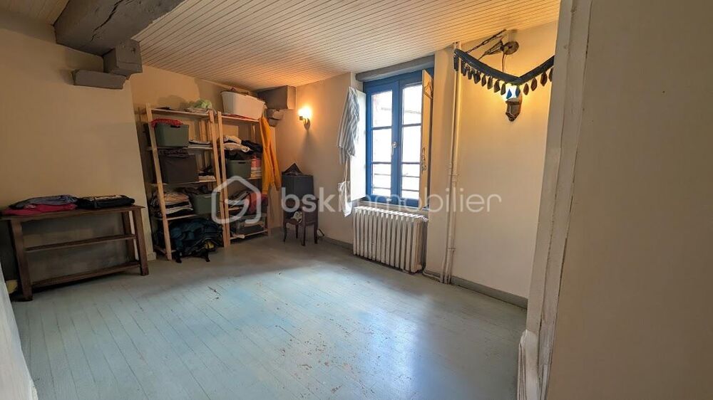 Vente Maison MAGNIFIQUE MAISON DE CARACTERE QUARTIER HISTORIQUE     79 M²    2 CHAMBRES + MEZZANINE Fougeres