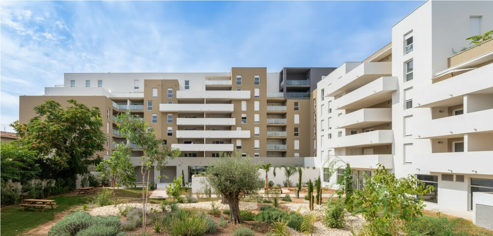 Vente Appartement proche du Polygone : découvrez ce T3 de 67 m² avec grande terrasse de 48 m², disponible immédiatement pour une visite Beziers