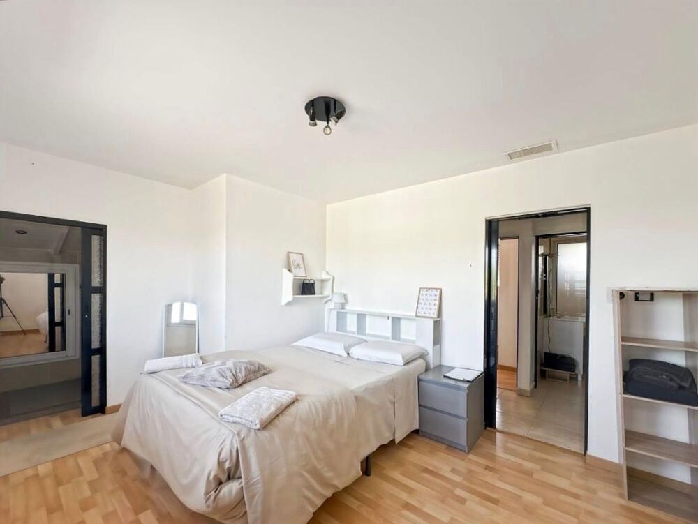 Vente Maison MAISON FAMILIALE T5, 183 m², VASTE PIECE DE VIE, HAUTEUR SOUS CHARPENTE, DEUX BUREAUX, PISCINE, DEPENDANCE POLYVALENTE Seysses