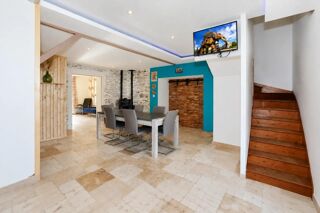 Vente Maison Maison de 10 pièces de 158.3 m² à Le Pin,  terrain de 2870 m² Le pin