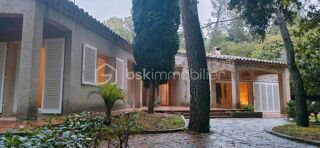Vente Villa NIMES - VILLA de 177 M² AU COEUR D'UN ECRIN DE VERDURE - 5 MINUTES A PIED DES JARDINS DE LA FONTAINE ET DE LA TOUR MAGNE Nimes