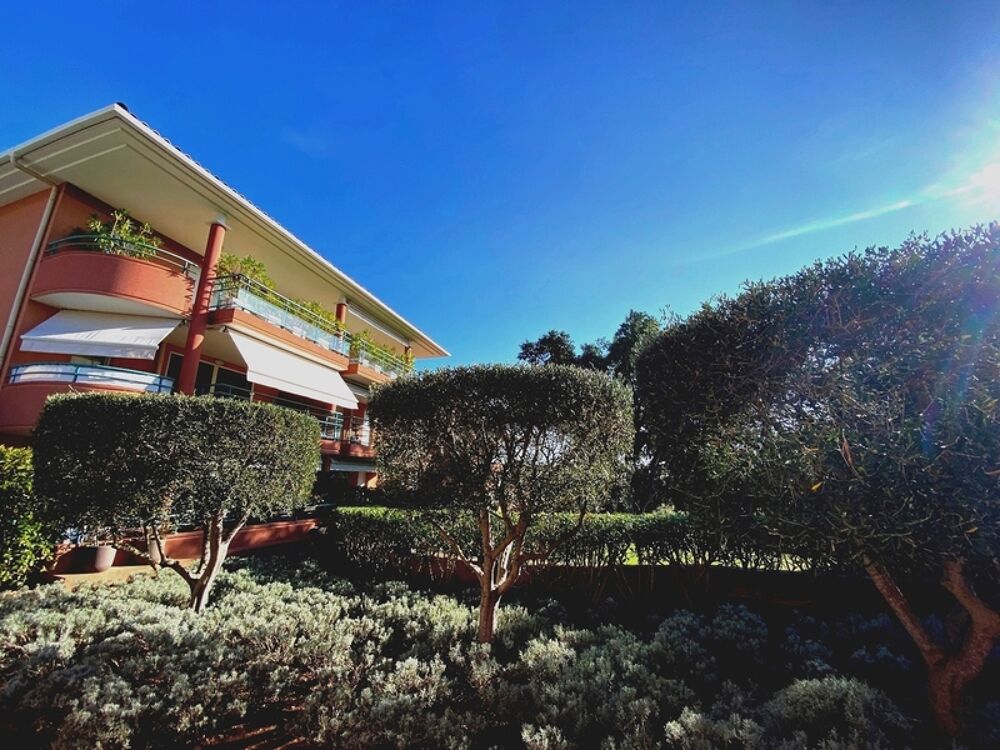 Appartement à vendre 3 pièces SAINT RAPHAEL (83)