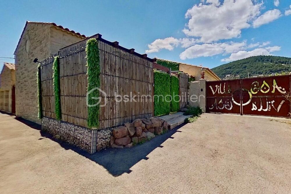 � vendre  Villa La Farl�de (83210)