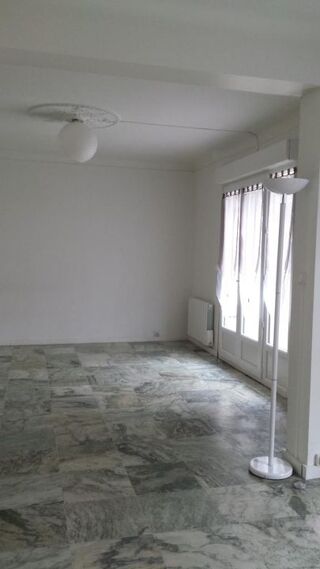  Appartement à louer 1 pièce 32 m²