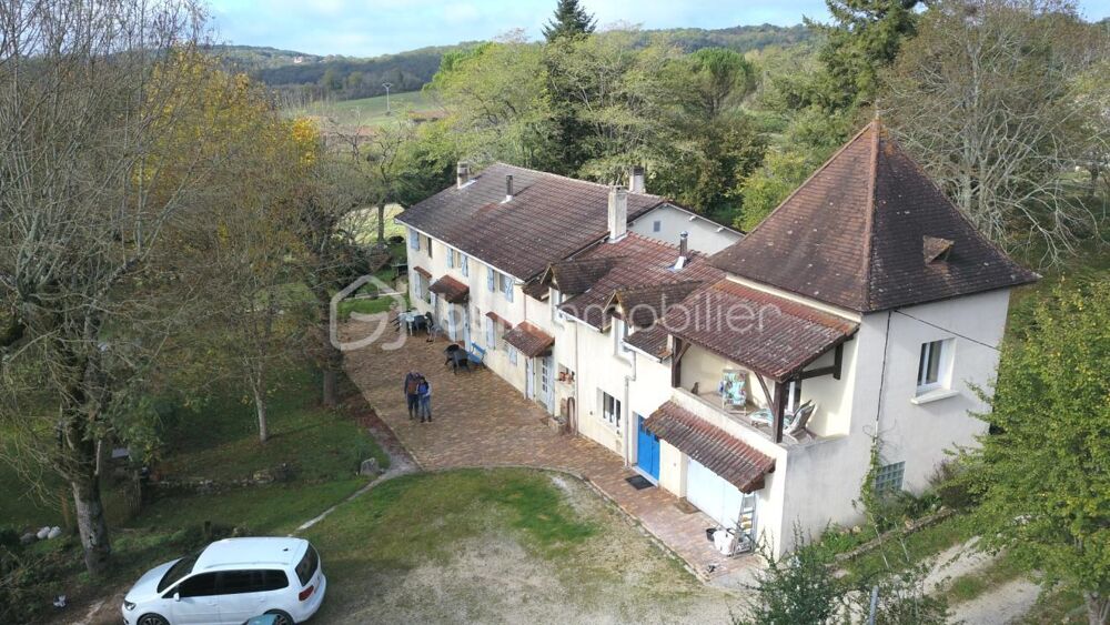 Propriété équestre aux portes de Bergerac sur 10 hectares et ses 2 gîtes