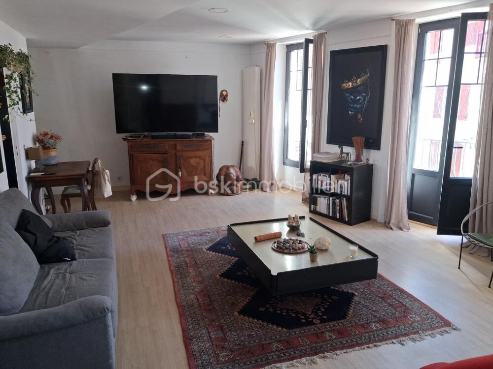 Exclusivité : Bel appartement T4/T5 de 112 m² avec balcon  Centre-ville de Saint-Jean-de-Luz