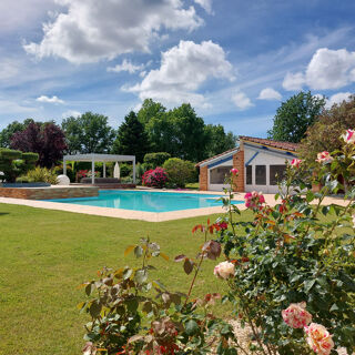  Maison à vendre 13 pièces 481 m²