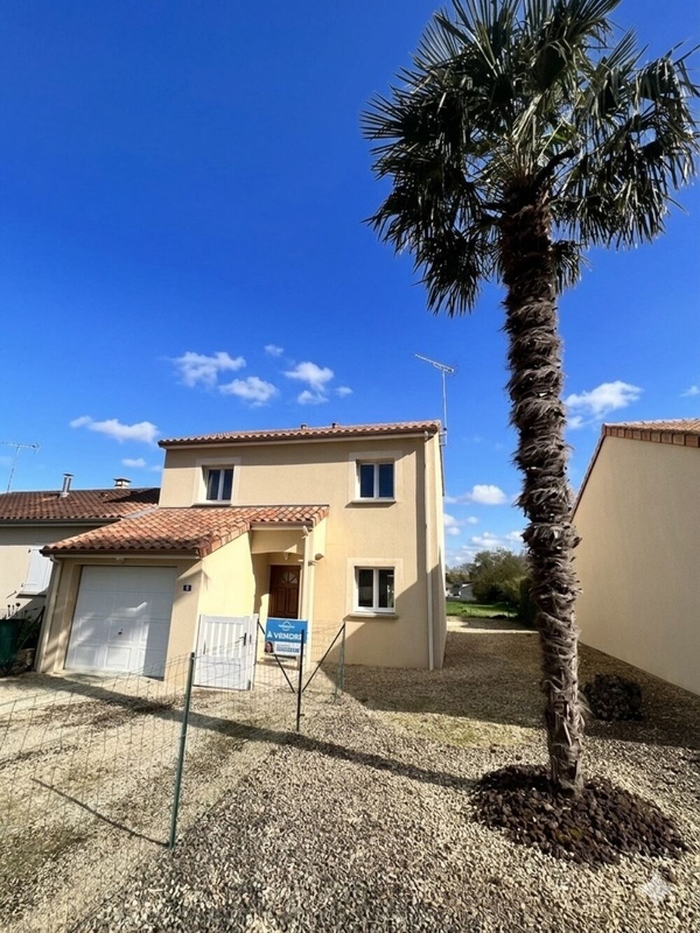 Maison 3 chambres, jardin, et garage