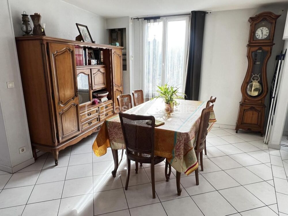 ? CRÉCY-LA-CHAPELLE  2 PIÈCES AVEC DOUBLE SÉJOUR  VENDU LOUÉ  IDÉAL INVESTISSEUR