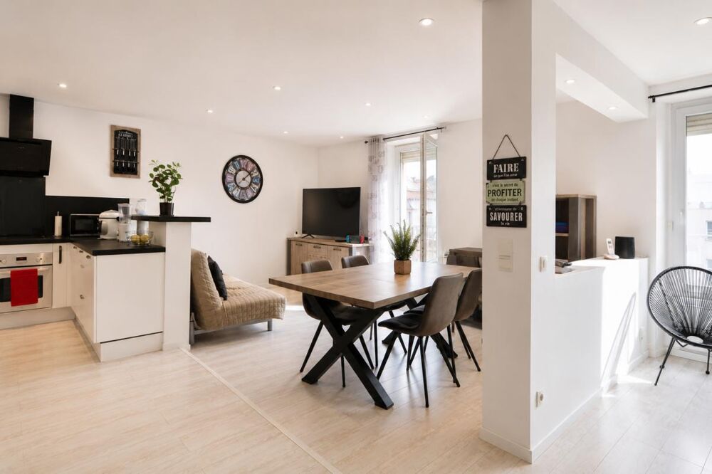 Appartement rénové 3 chambres ? 94 m² au sol ? Proche centre-ville
