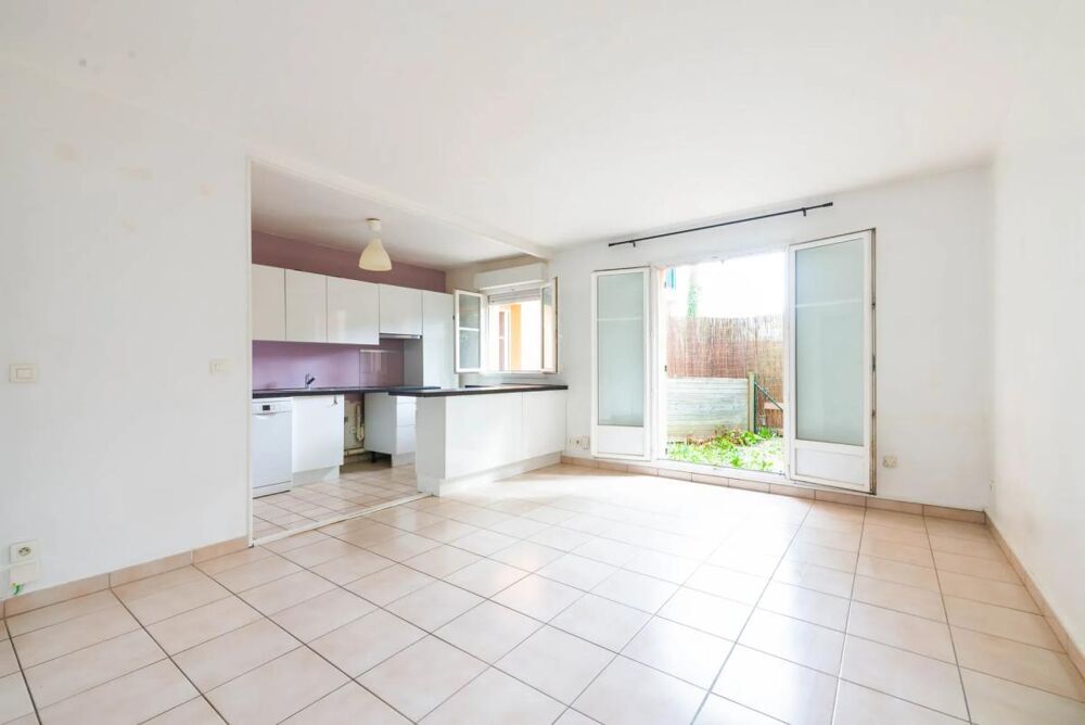 Appartement 2 pièces de 45 m² en rez de jardin à Plaisir