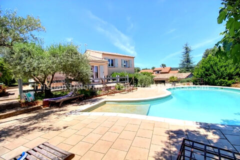   Villa Uzes 7 pice(s) 130 m2, 4 chambres avec piscine et dpendance de 40m2 type P2 Villa - 7 pice(s) - 170 m
