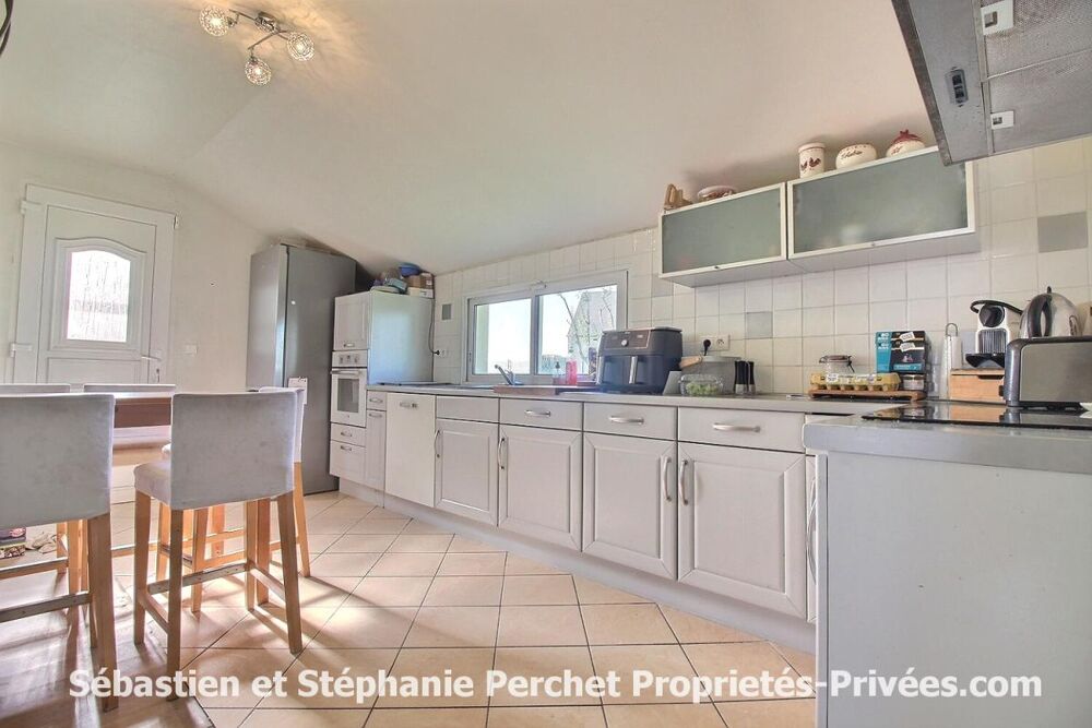longère de charme en cours de rénovation -157 m² - 6 chambres -Terrain de 1 388 m² - Grand garage de 60 m² - Environnement calme