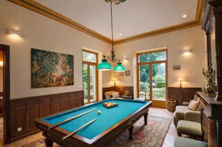  Propri�t�/ch�teau � vendre 15 + pi�ces 695 m�