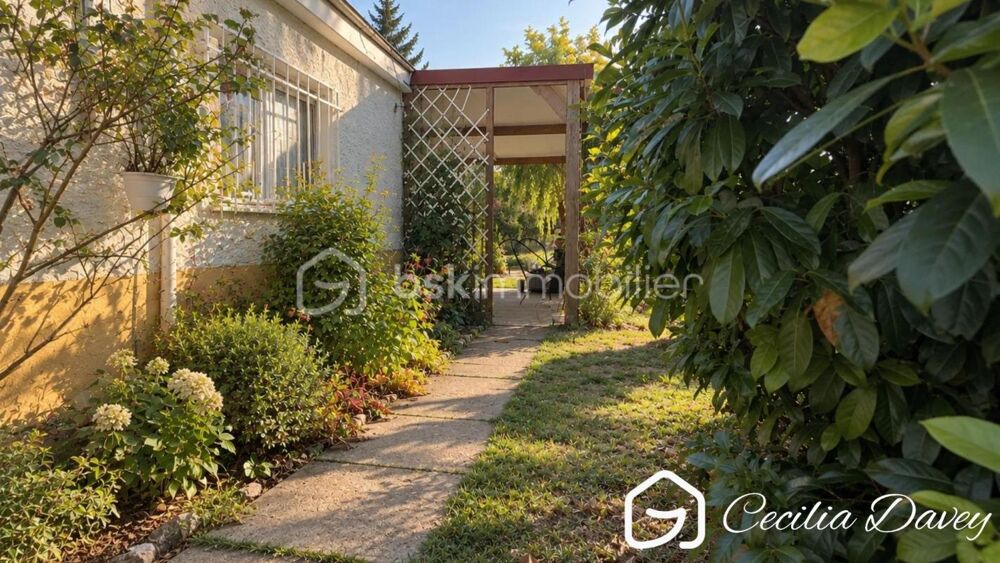 Vente Propriété/Château *** Nouveauté en Exclusivité : Un véritable coup de cœur pour cette propriété familiale au charme authentique, où nature, séréni Malay le grand