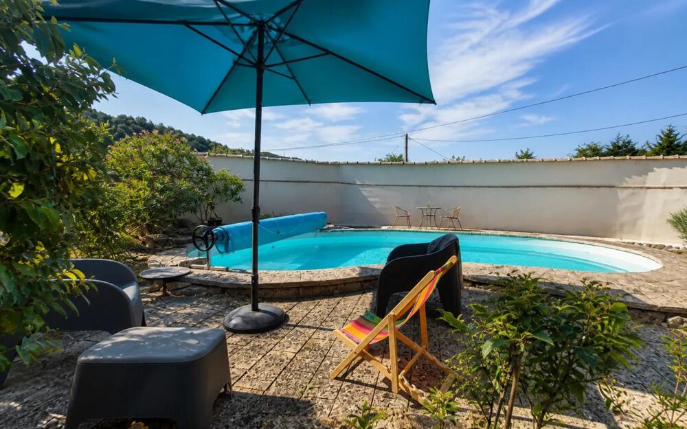 Vente Maison Maison de 10 pièces de 196 m² à Saint-Paul-le-Jeune Saint paul le jeune