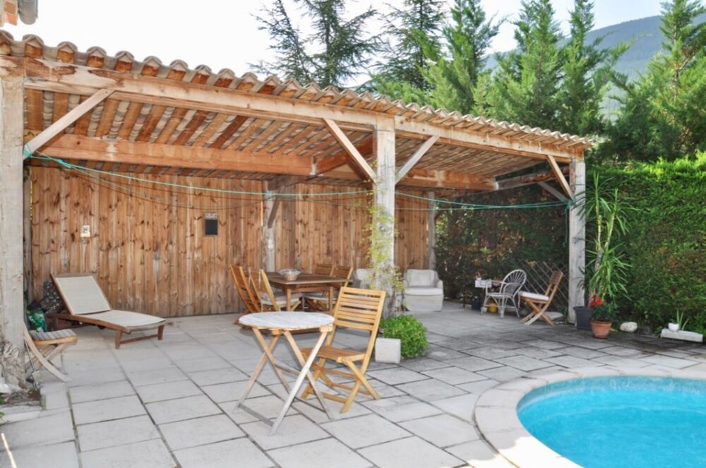 Vente Maison Dpt Alpes de Haute Provence (04), à vendre CASTELLANE maison 5 pièces - 143 m² - Terrain de 1143 m² - Plain pied Castellane