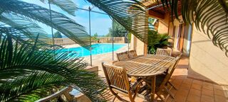  Villa  vendre 8 pices 245 m