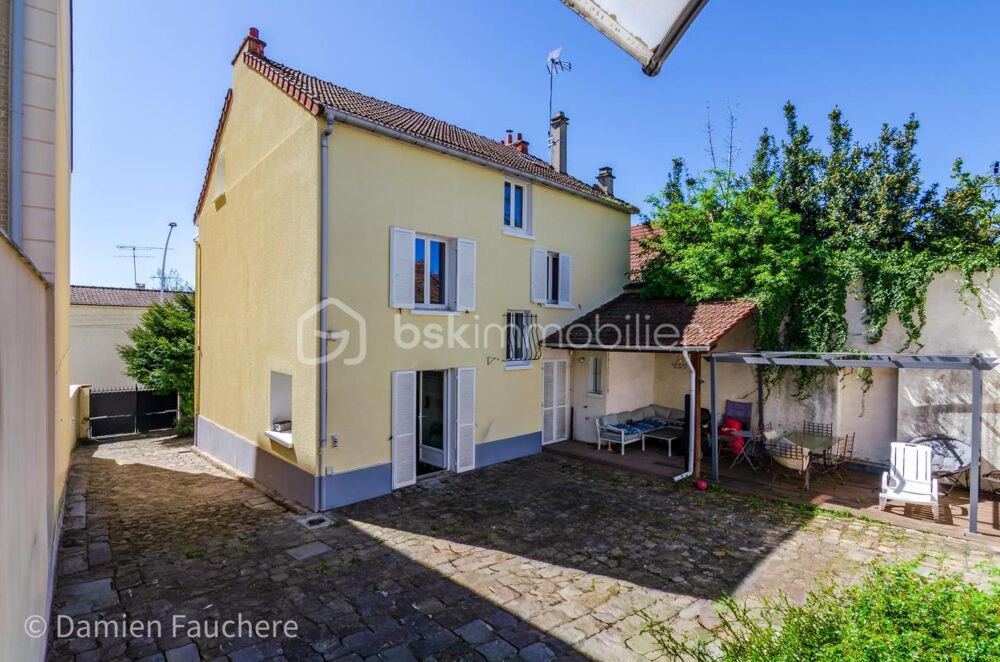 Vente Maison Maison individuelle de 205 m2, 7 pièces et 5 chambres + dépendance de 40m2 en parfait état, sur terrain de 540m2 ! Savigny sur orge