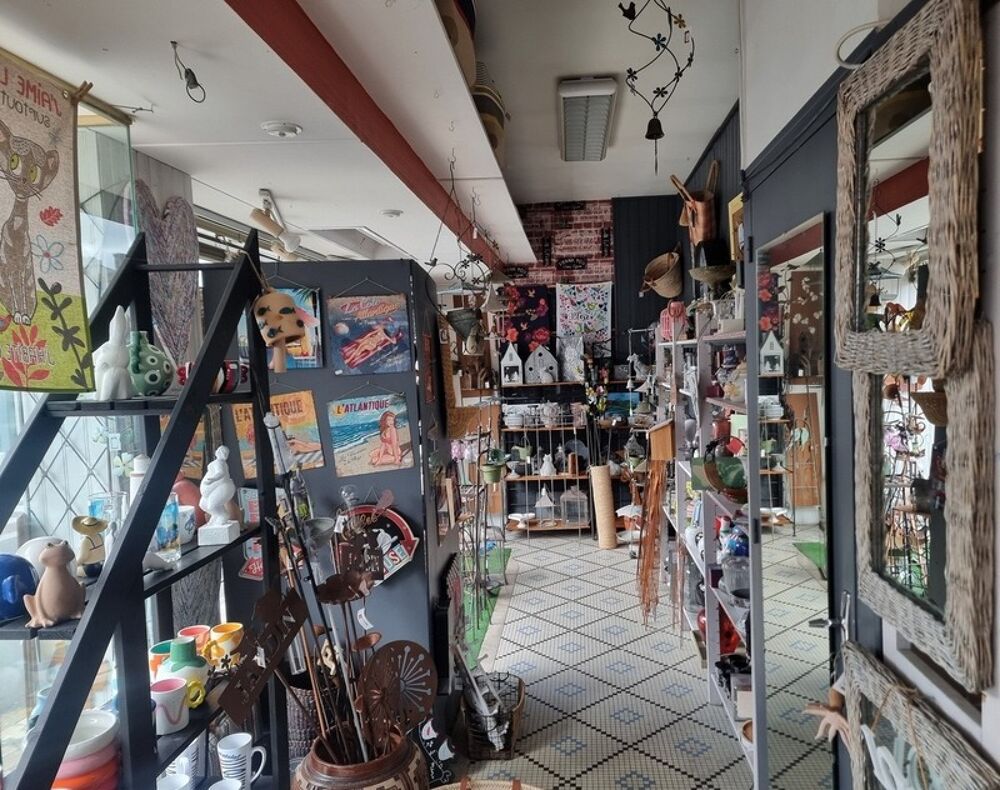 Vente Immeuble EXCLUSIVITÉ CAPIFRANCE ST-PIERRE OLÉRON emplacement n°1 cœur ville A Vendre Immeuble 380 m² commercial mixte Saint pierre d oleron