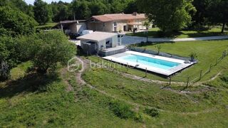  Maison à vendre 10 pièces 379 m²