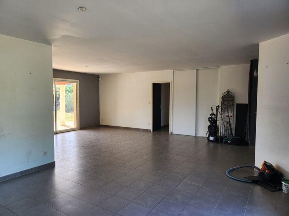 Vente Maison Maison de plain-pied avec piscine sur Montignac-Lascaux Montignac lascaux