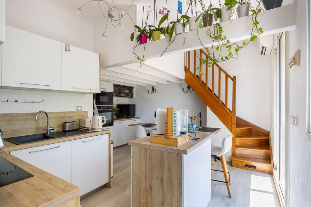Vente Duplex/Triplex **AUBAGNE… COMME UNE MAISON… DUPLEX DE CARACTÈRE… 3 CHAMBRES… CHARME ET LUMINOSITÉ** Aubagne
