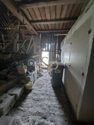  Remise / Grange à vendre 3 pièces 150 m²
