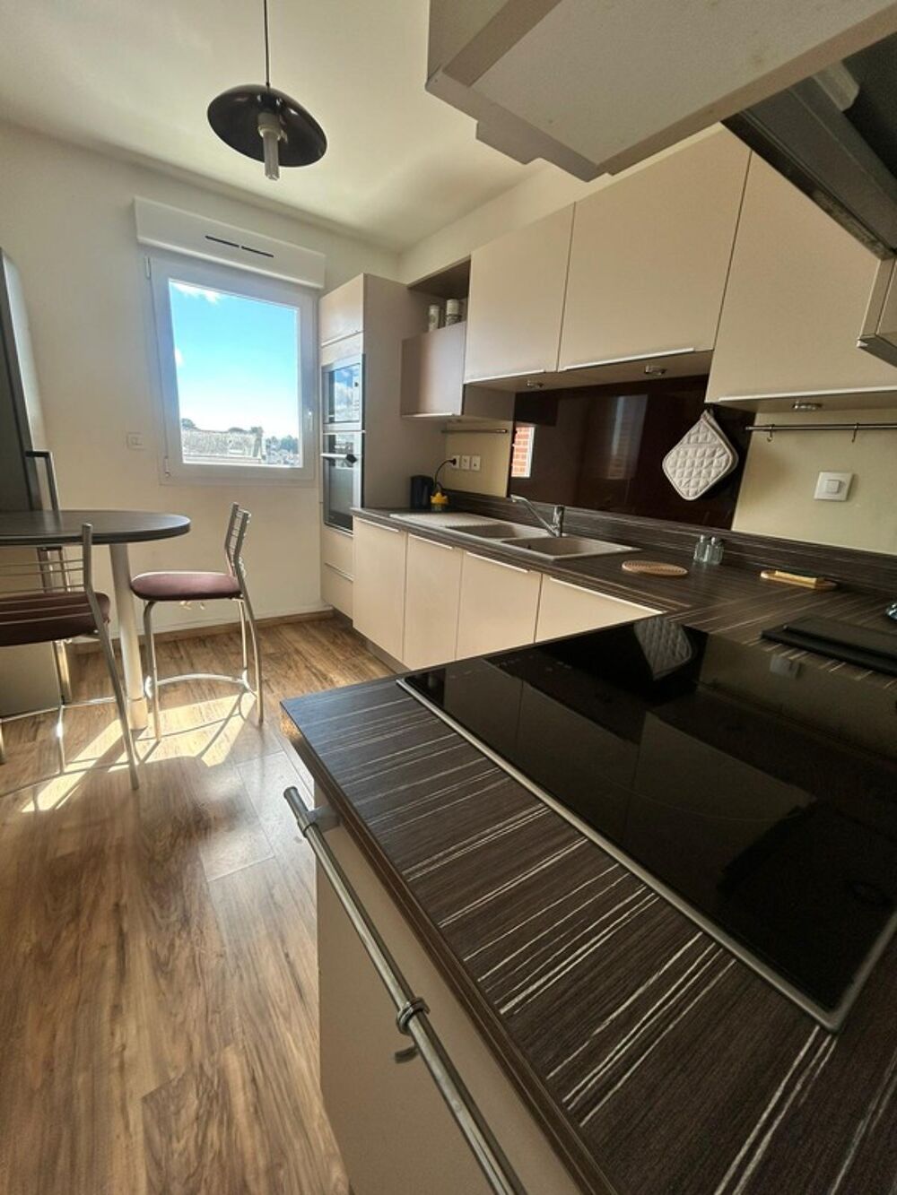 Appartement PLEIN CENTRE à vendre 4 pièces 2 chambres PORNIC (44) 89 M² AU SOL, PL Pk + Box