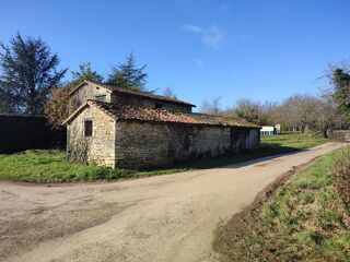  Remise / Grange � vendre 2 pi�ces 46 m� Savigne