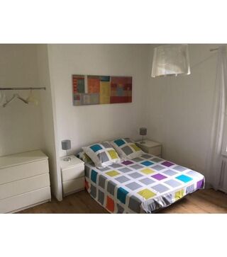  Appartement à louer 5 pièces 90 m²