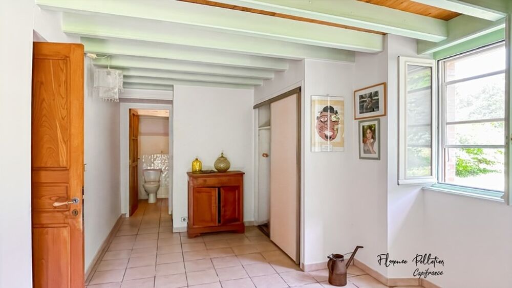A vendre ancienne métairie 182 m² habitables et 350 m² datelier proche de Cuq-Toulza