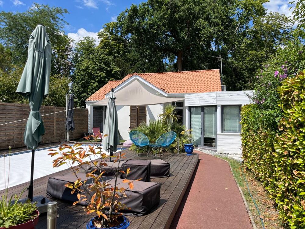 Vente Maison Maison 155 m² avec jardin et piscine centre-ville de LIBOURNE (33) Libourne