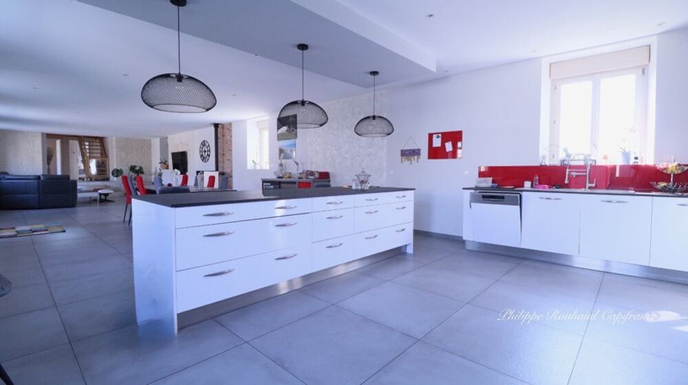 Maison à vendre 13 pièces SAINT HILAIRE DES LOGES (85)