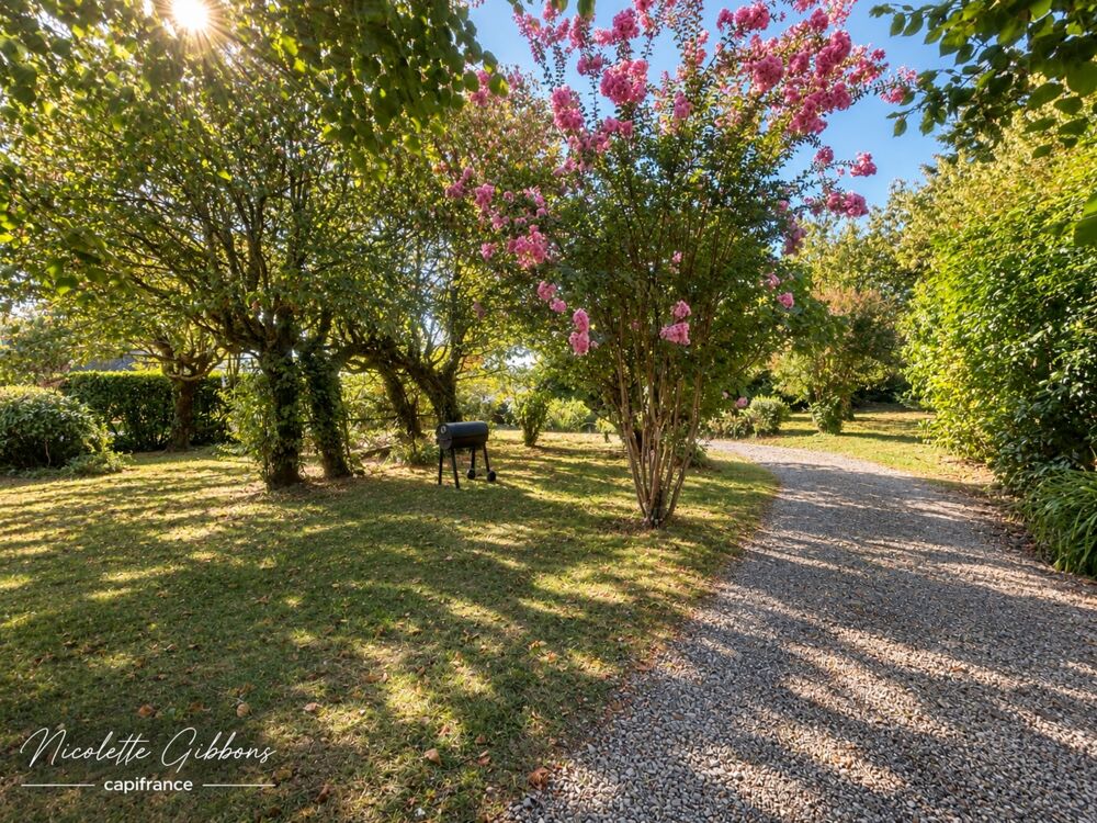 Vente Propriété/Château EXCLUSIVITÉ – BELLE DEMEURE DE CARACTÈRE AVEC GRAND PARC ET PISCINE AU CŒUR DE MEYSSAC Meyssac