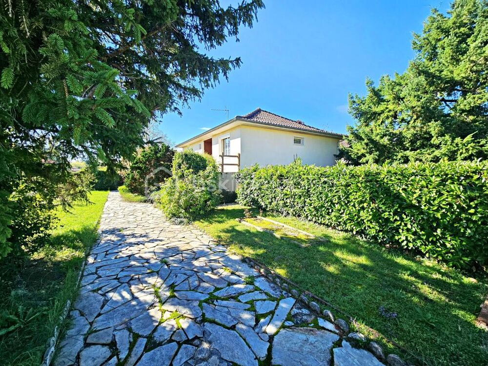 Belle maison à rafraichir. Piscinable et extension possible