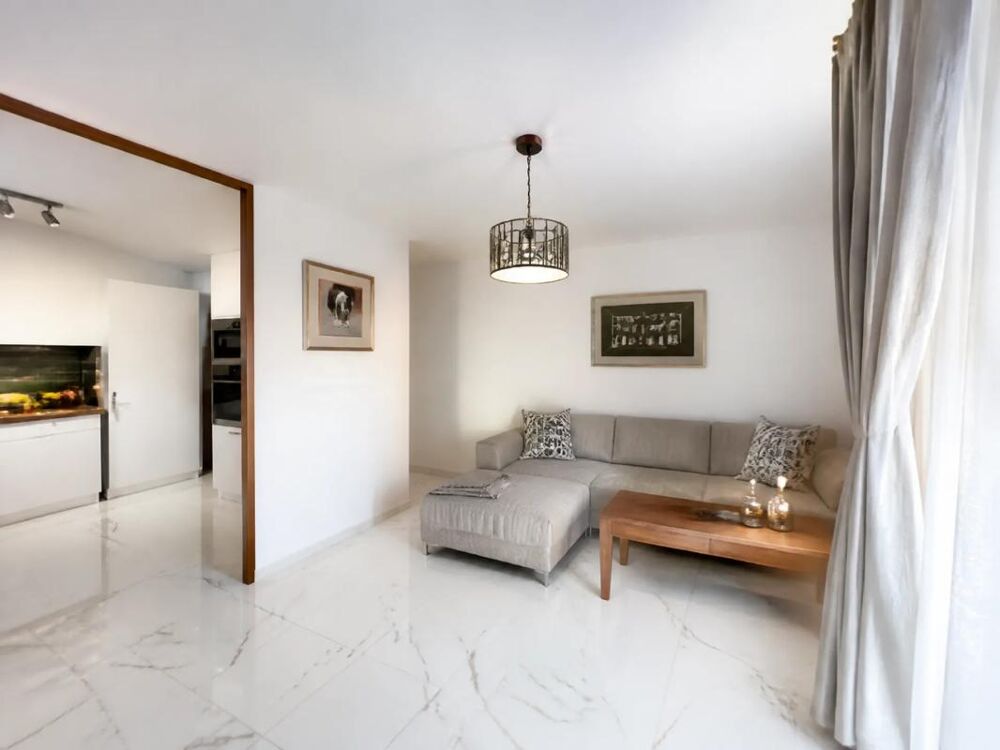Vente Appartement À VENDRE EN EXCLUSIVITÉ – T4 RÉNOVÉ – DERNIER ÉTAGE AVEC BALCON Grenoble